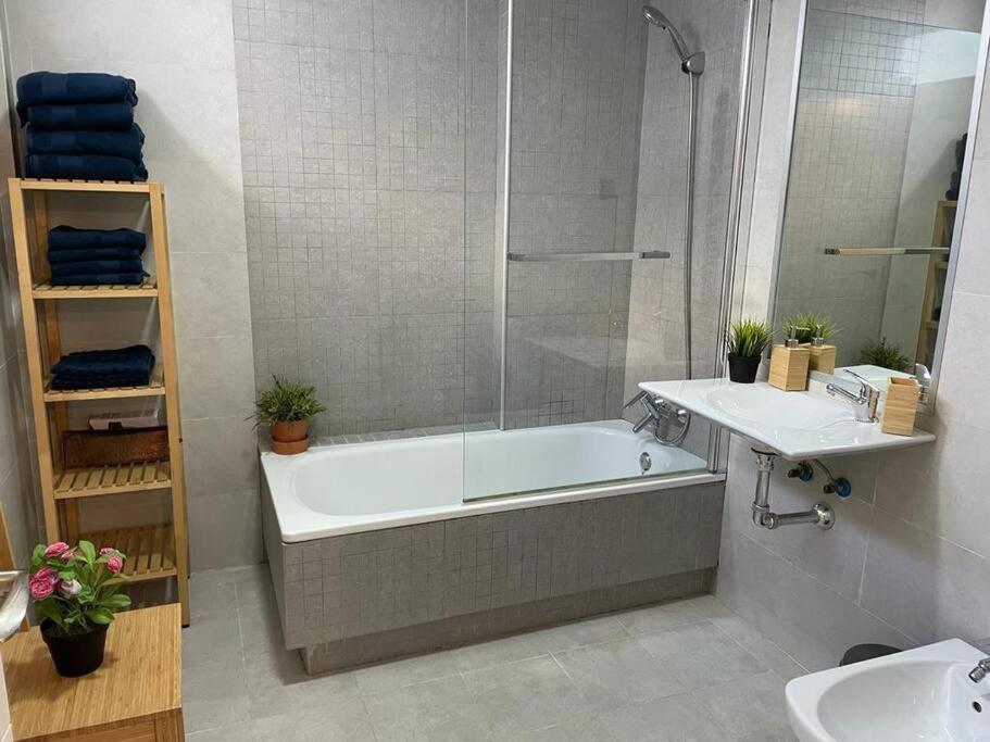 Bonito Apartamento Cerca Del Centro - Trinidad Málaga Dış mekan fotoğraf